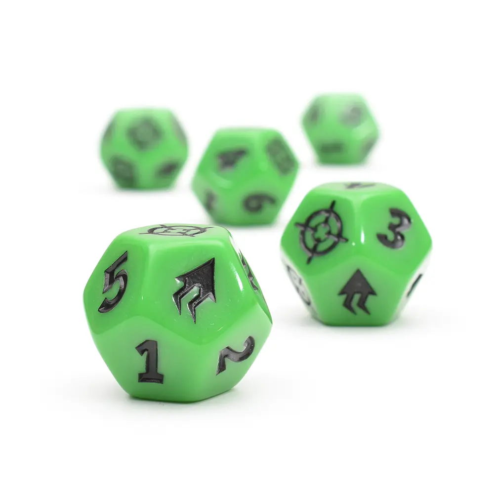 worms retail dice closeup